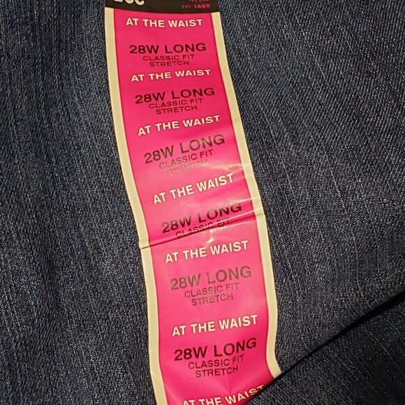 NWT Lee Classic Fit Straight Leg Ultra Stretch Jeans Women's Plus Size 28W Long - Picture 4 of 5